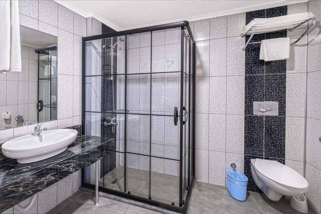 rooms-family-room