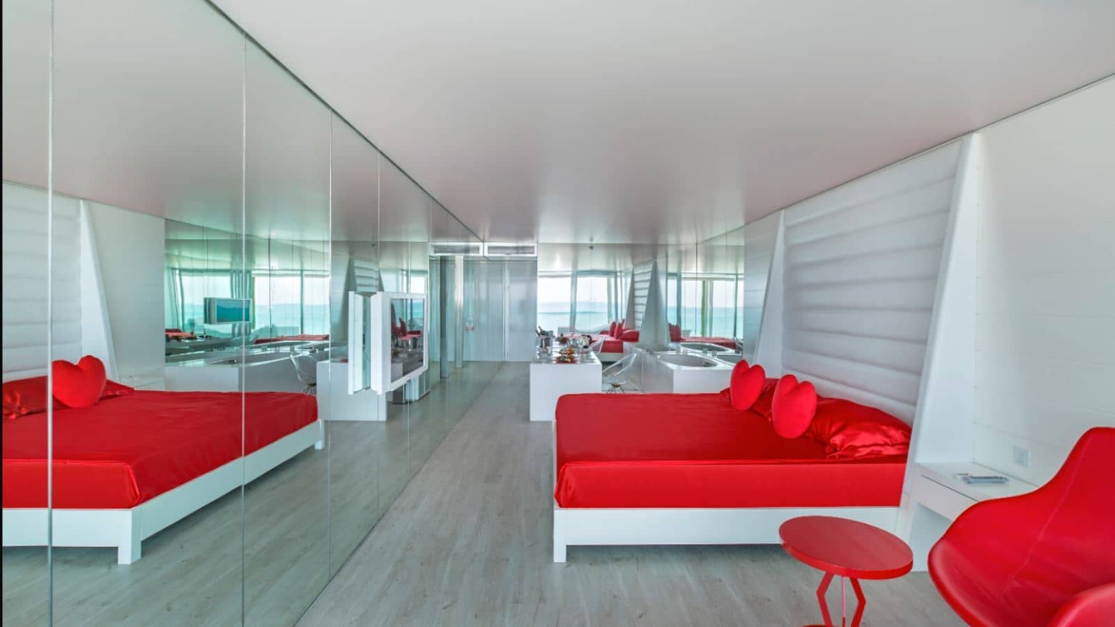 rooms-honeymooner-design-room