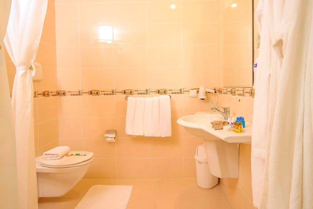 rooms-standard-room-land-view