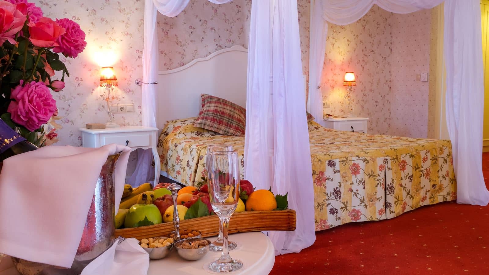 rooms-honeymoon-deluxe-suite