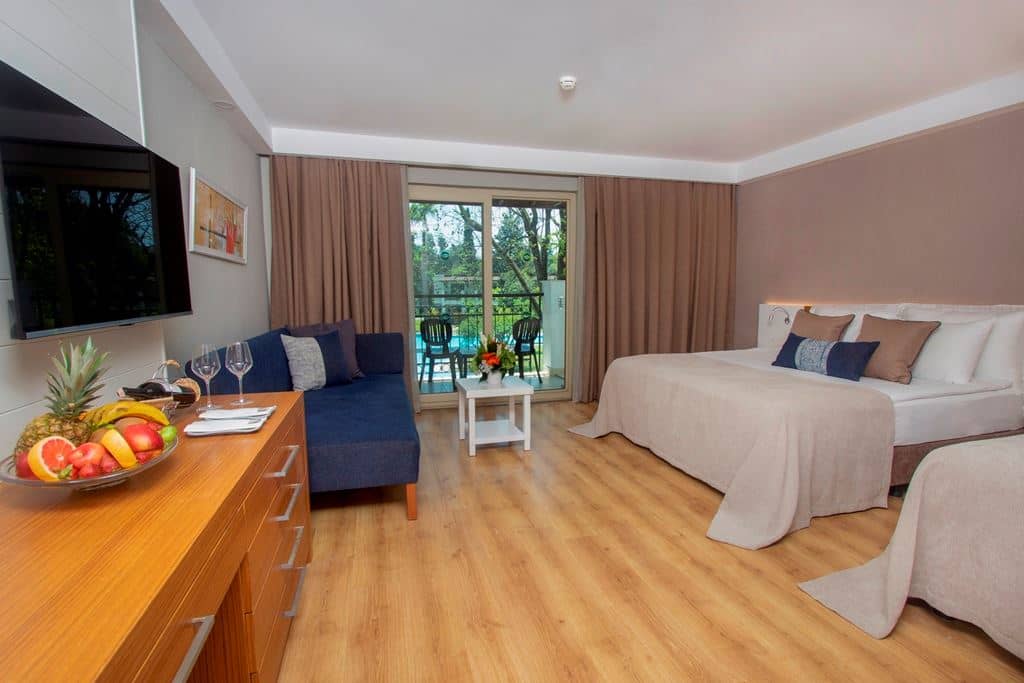 rooms-deluxe-superior-room