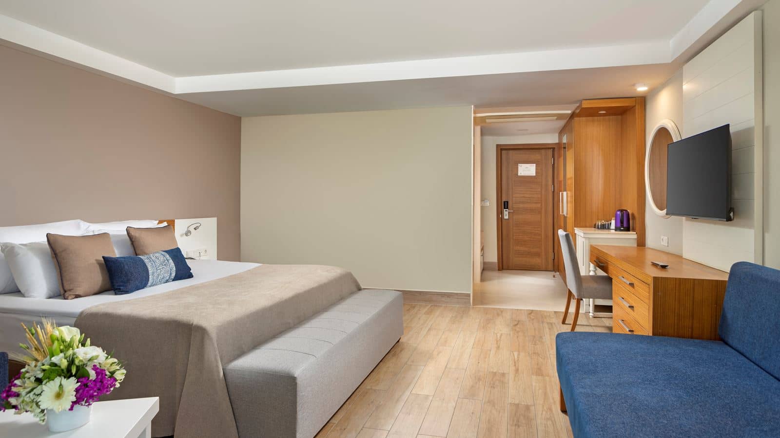 rooms-swim-up-room