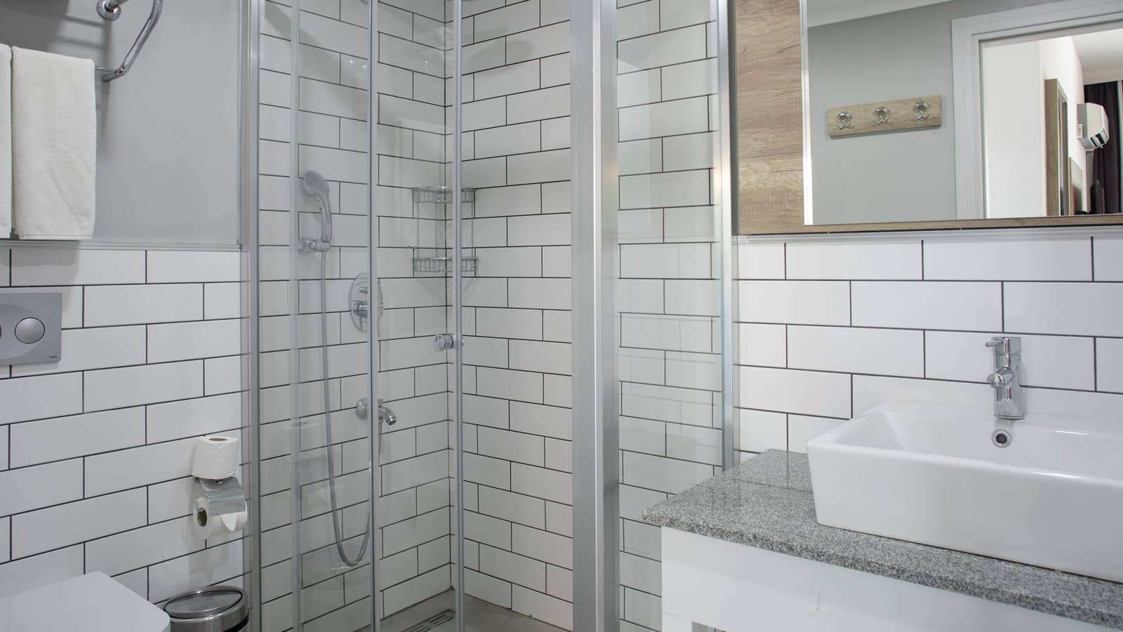 rooms-comfort-1-bedroom-land-view