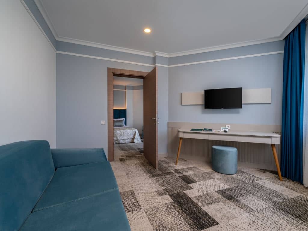 rooms-main-building-family-room
