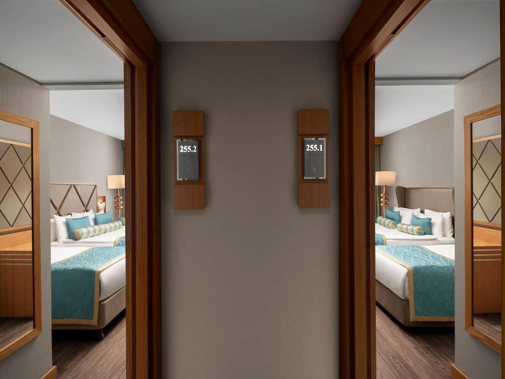 rooms-connection-family-room-sea-view