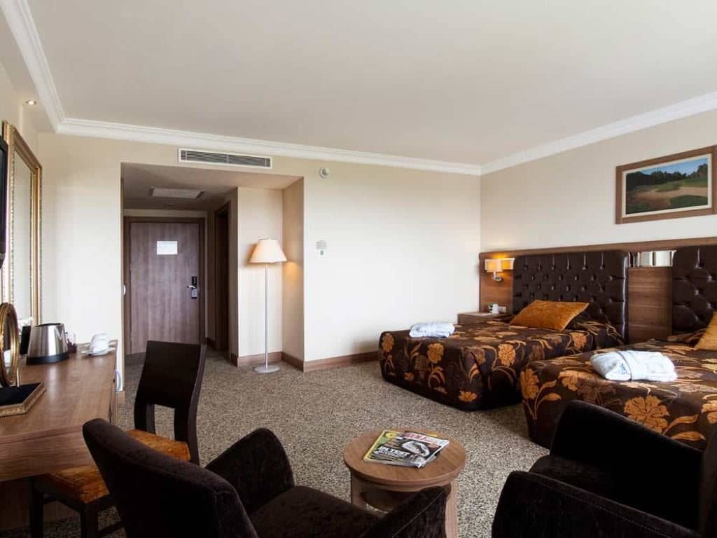 rooms-standard-room-land-view