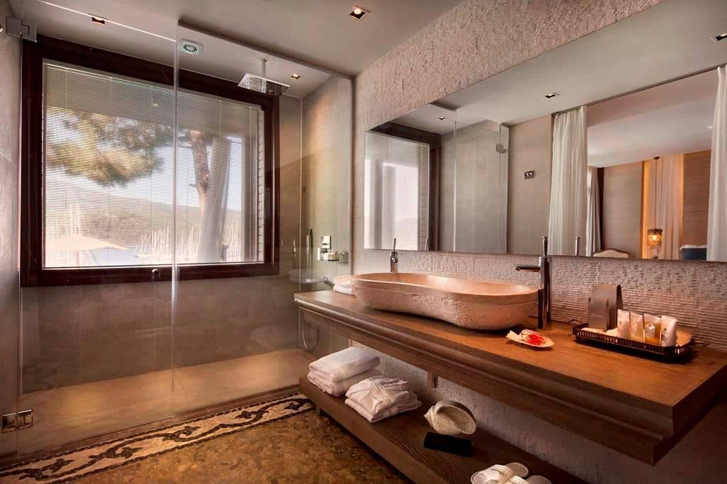 rooms-superior-room