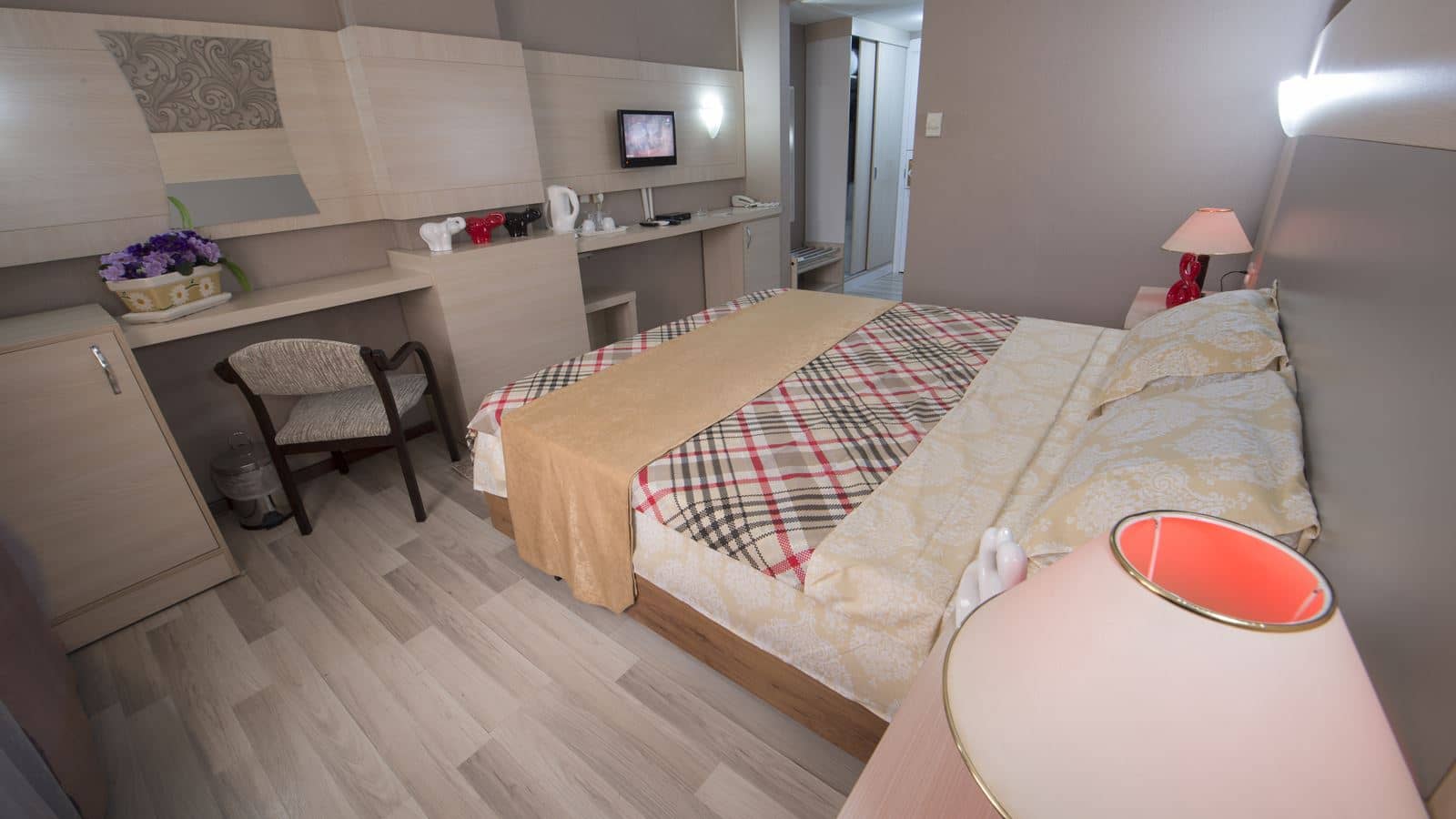 rooms-family-room-standard