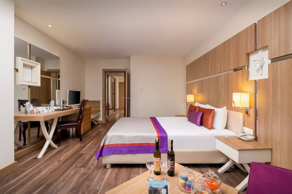 rooms-family-room