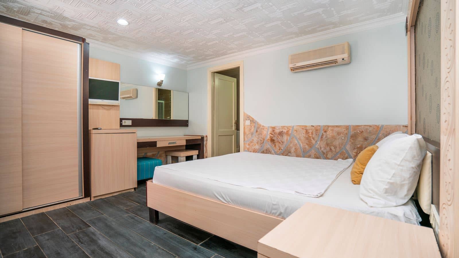 rooms-family-room