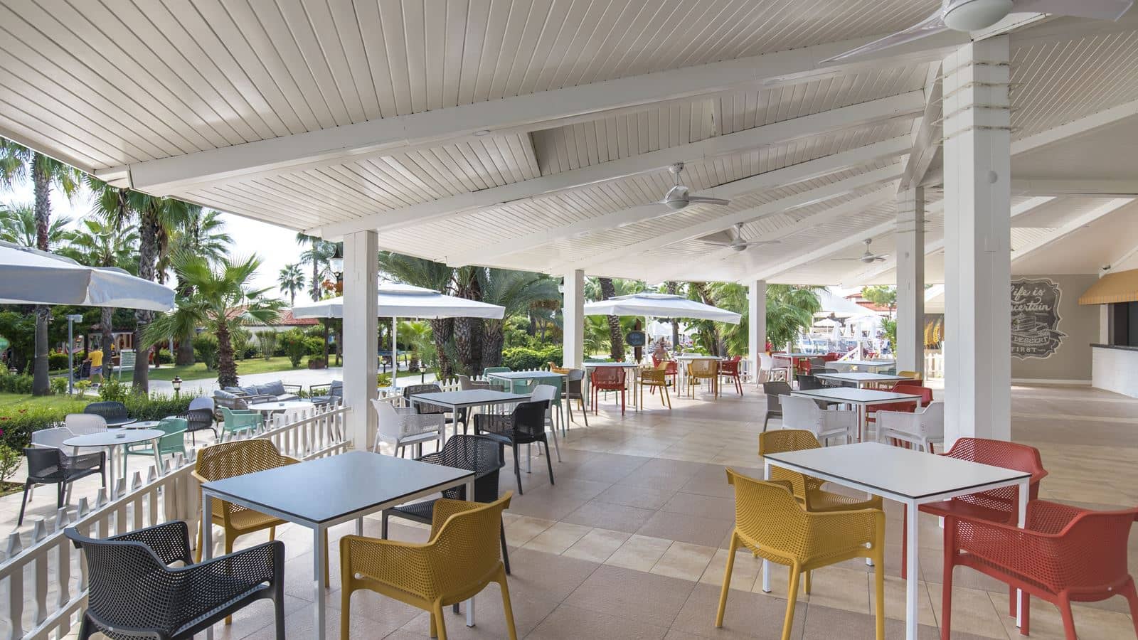 bars-white-bistro