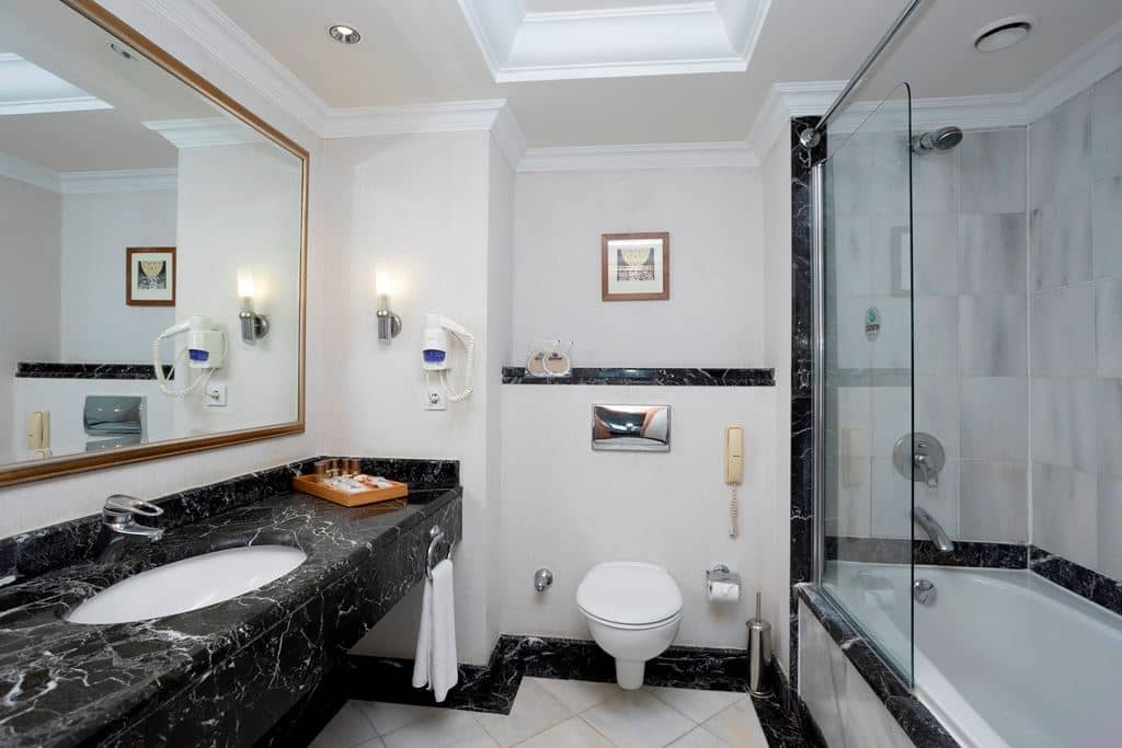 rooms-king-suite