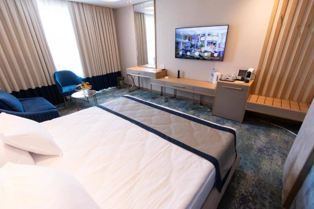 rooms-deluxe-room
