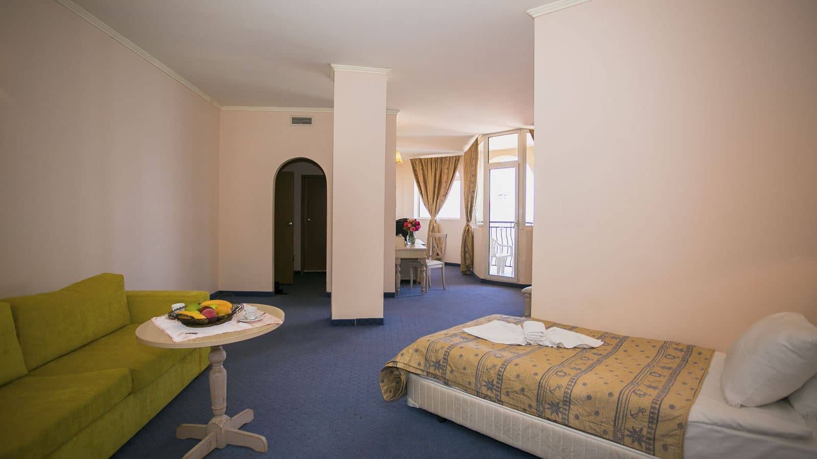rooms-studio-park-view