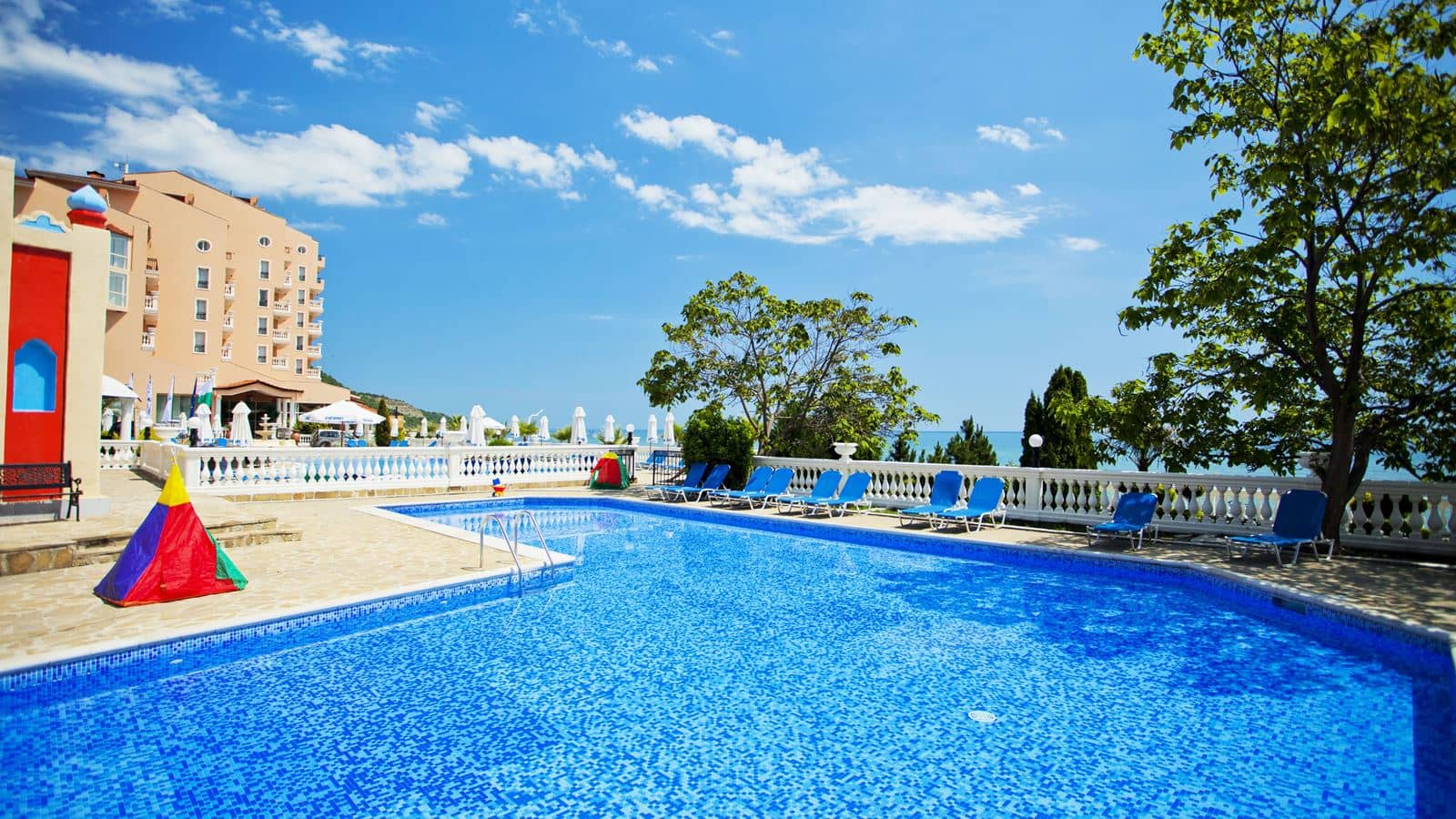 pools-outdoor-childrens-pool