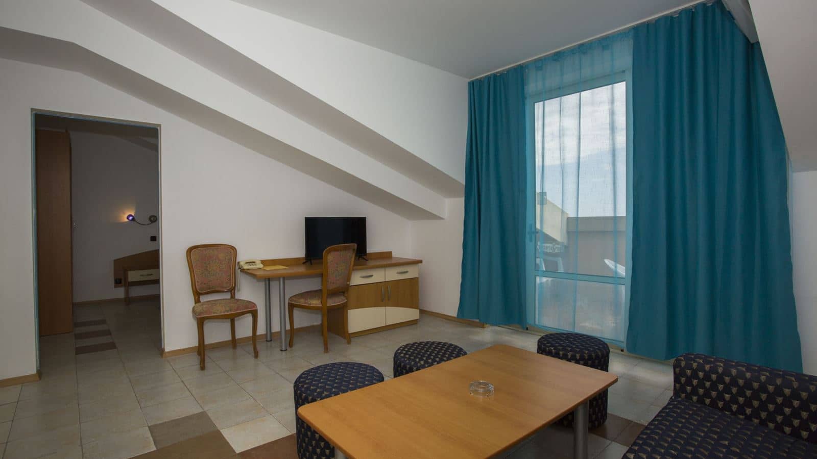 rooms-two-bedroom-apartment-sea-view