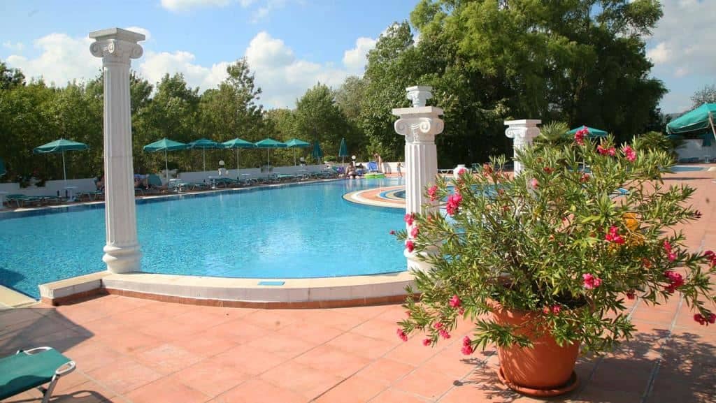 pools-outdoor-pool