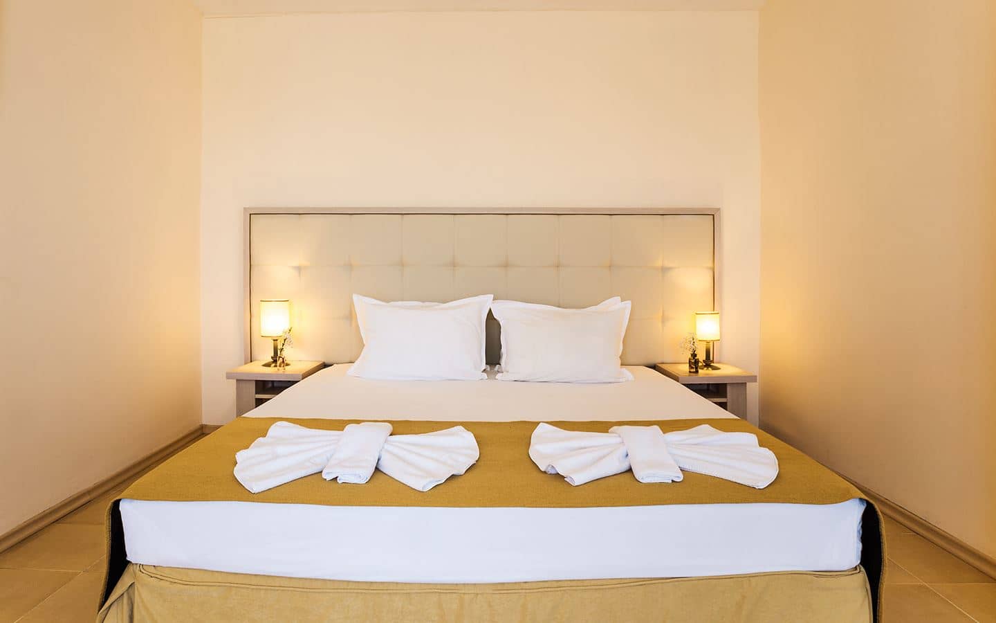 rooms-double-standard-studio-balcony