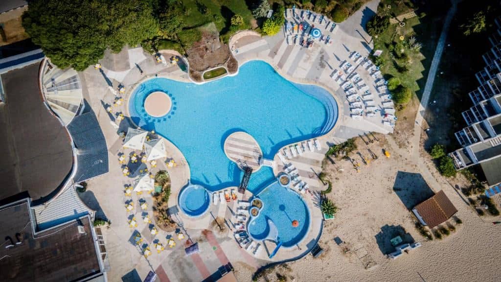 pools-outdoor-pool