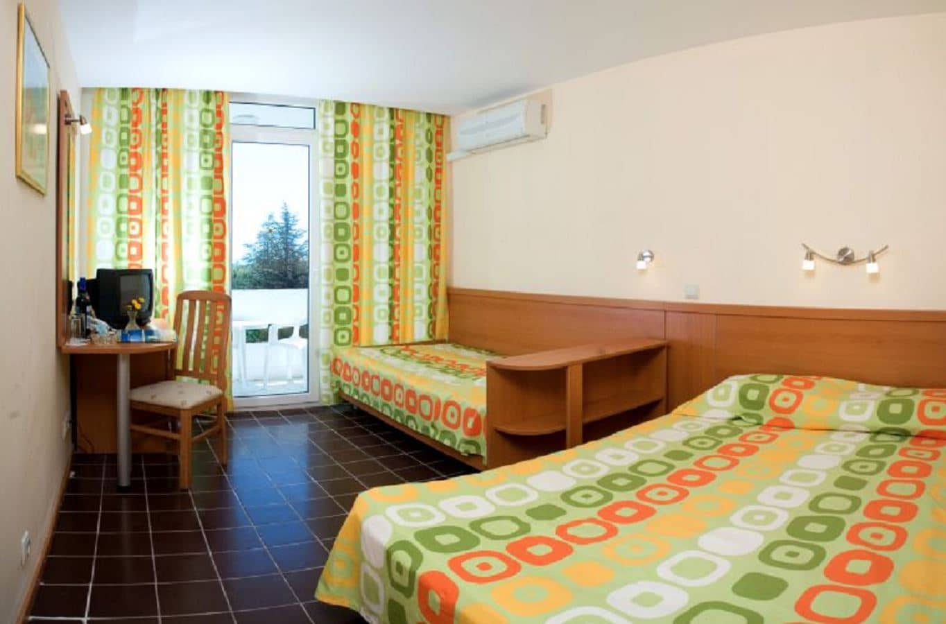 rooms-twin-standard-room-balcony