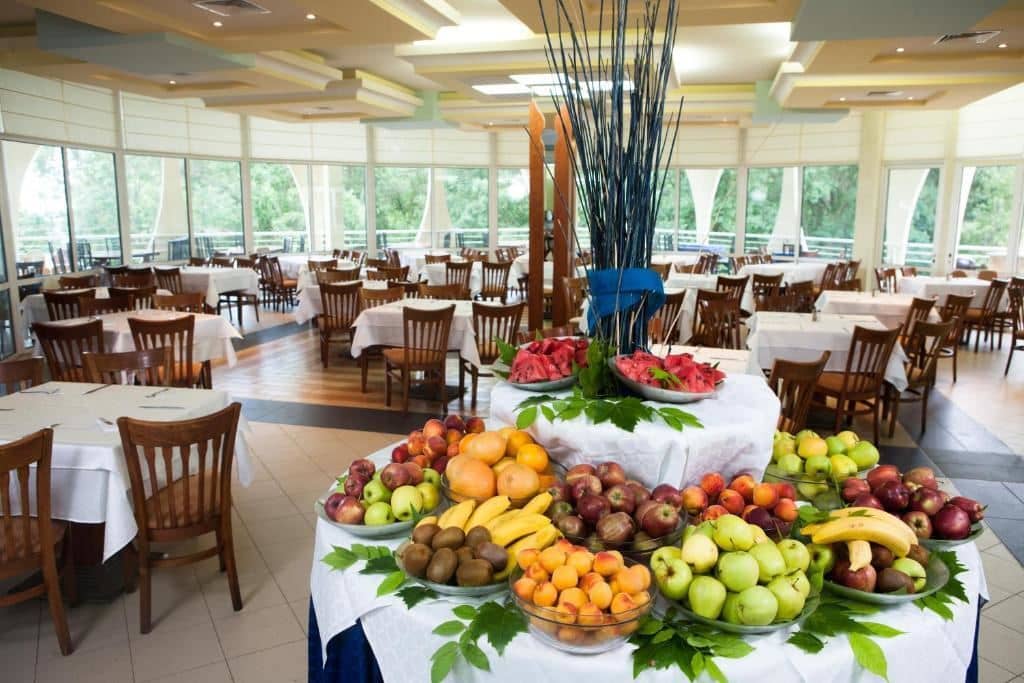 restaurants-restaurants