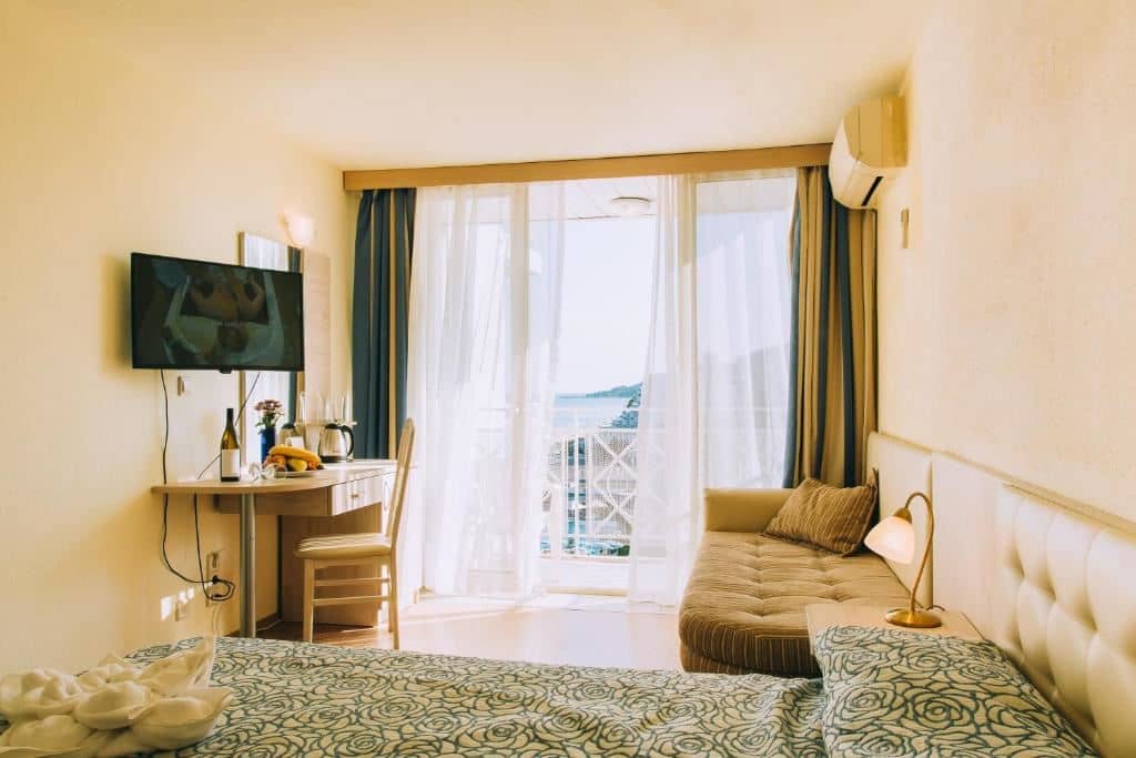rooms-singleuse-standard-room-balcony-or-terrace