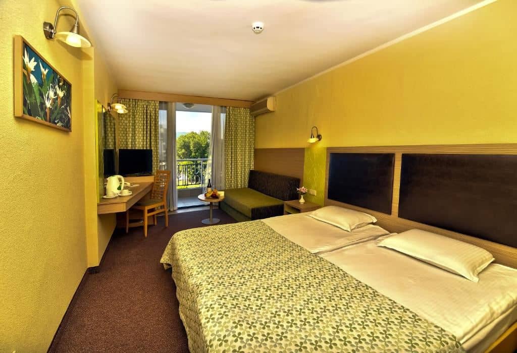 rooms-singleuse-standard-room-seaview-balcony