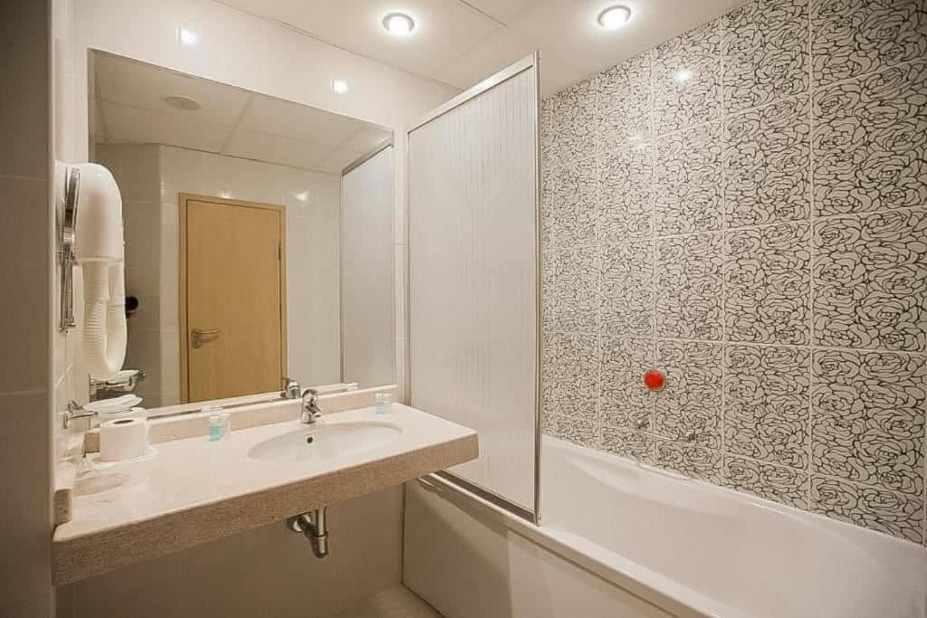 rooms-singleuse-standard-room-seaview-balcony