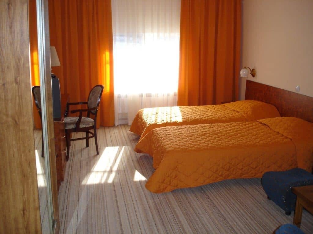 rooms-standard-room-economy-with-balcony