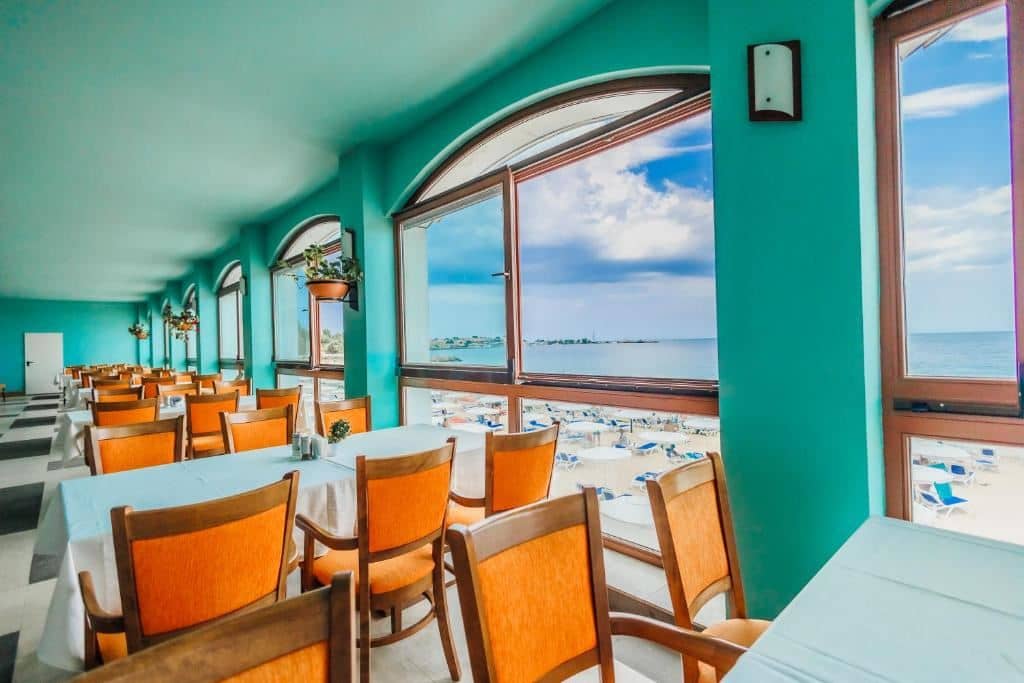 restaurants-restaurant