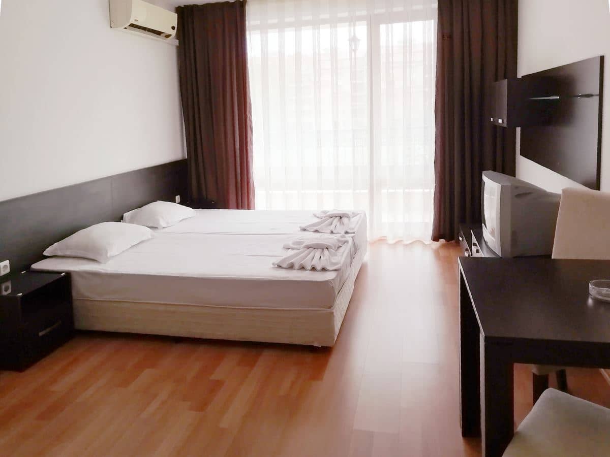 rooms-standard-studio-balcony-or-terrace