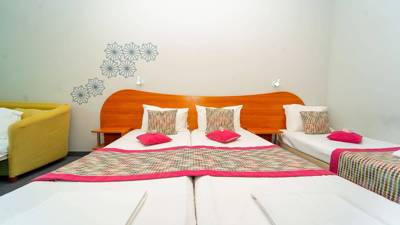 rooms-twin-room