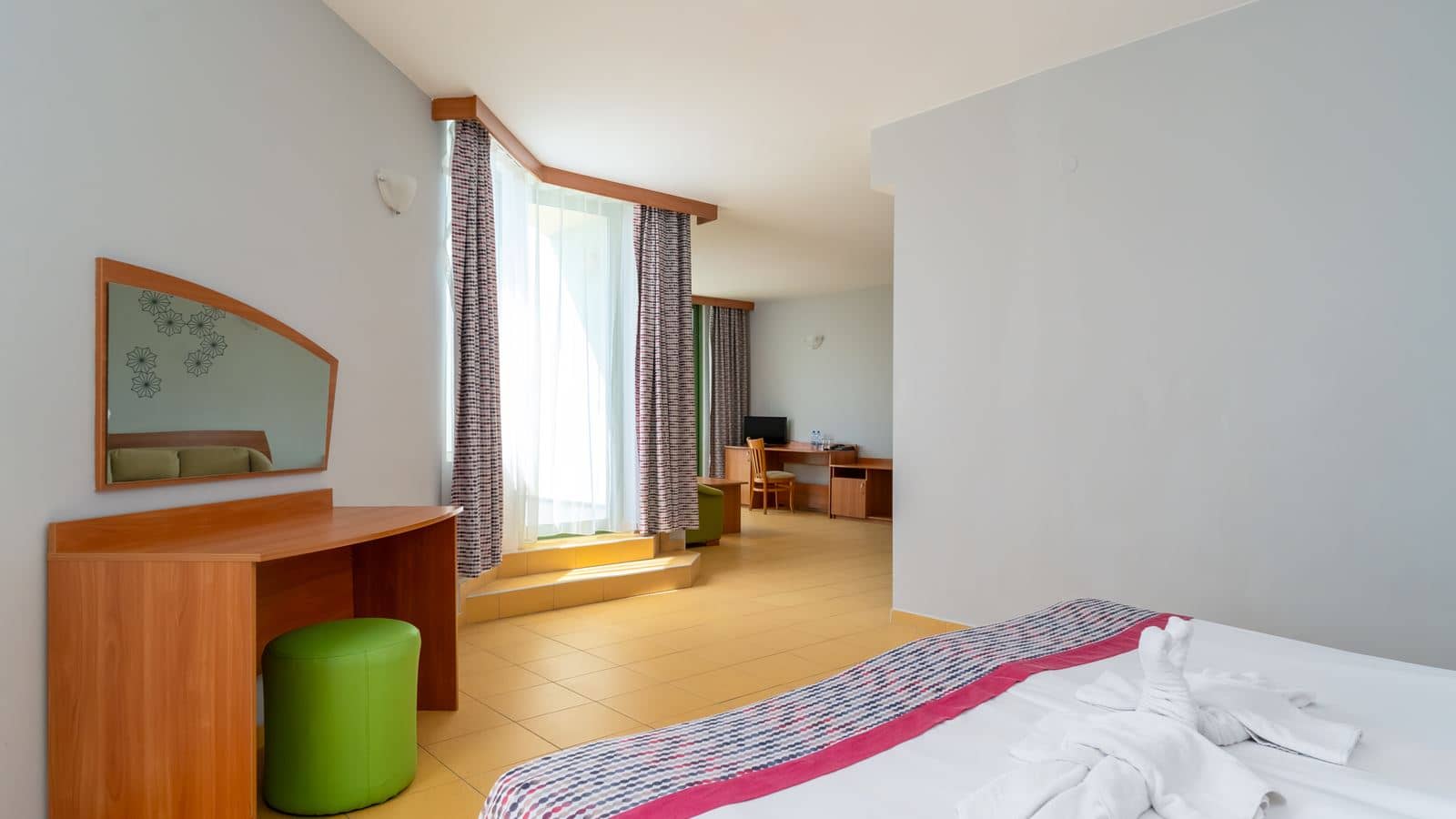 rooms-suite-room