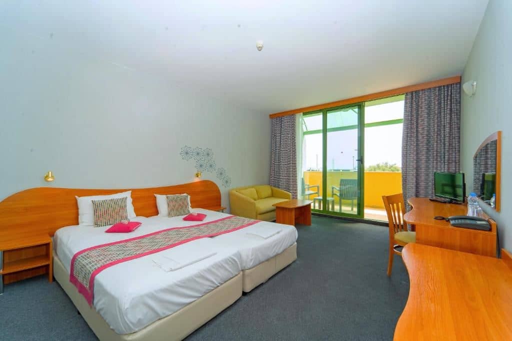 rooms-economy-room