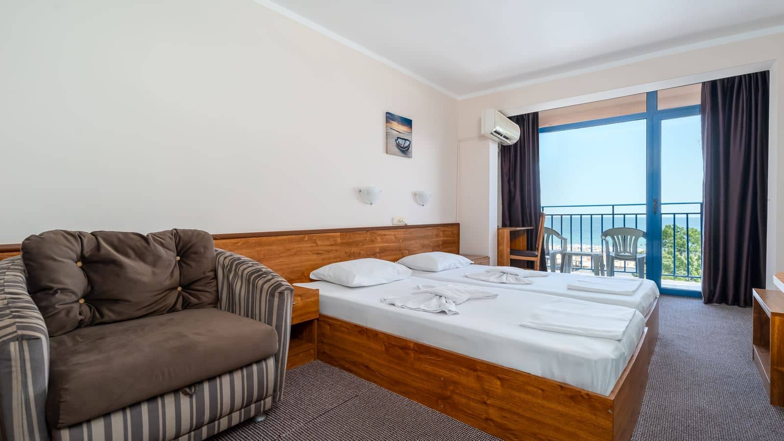 rooms-twin-room-sea-view