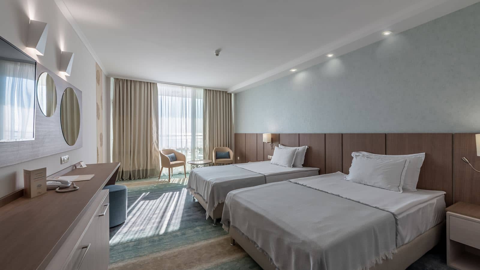 rooms-twin-superior-room-balcony