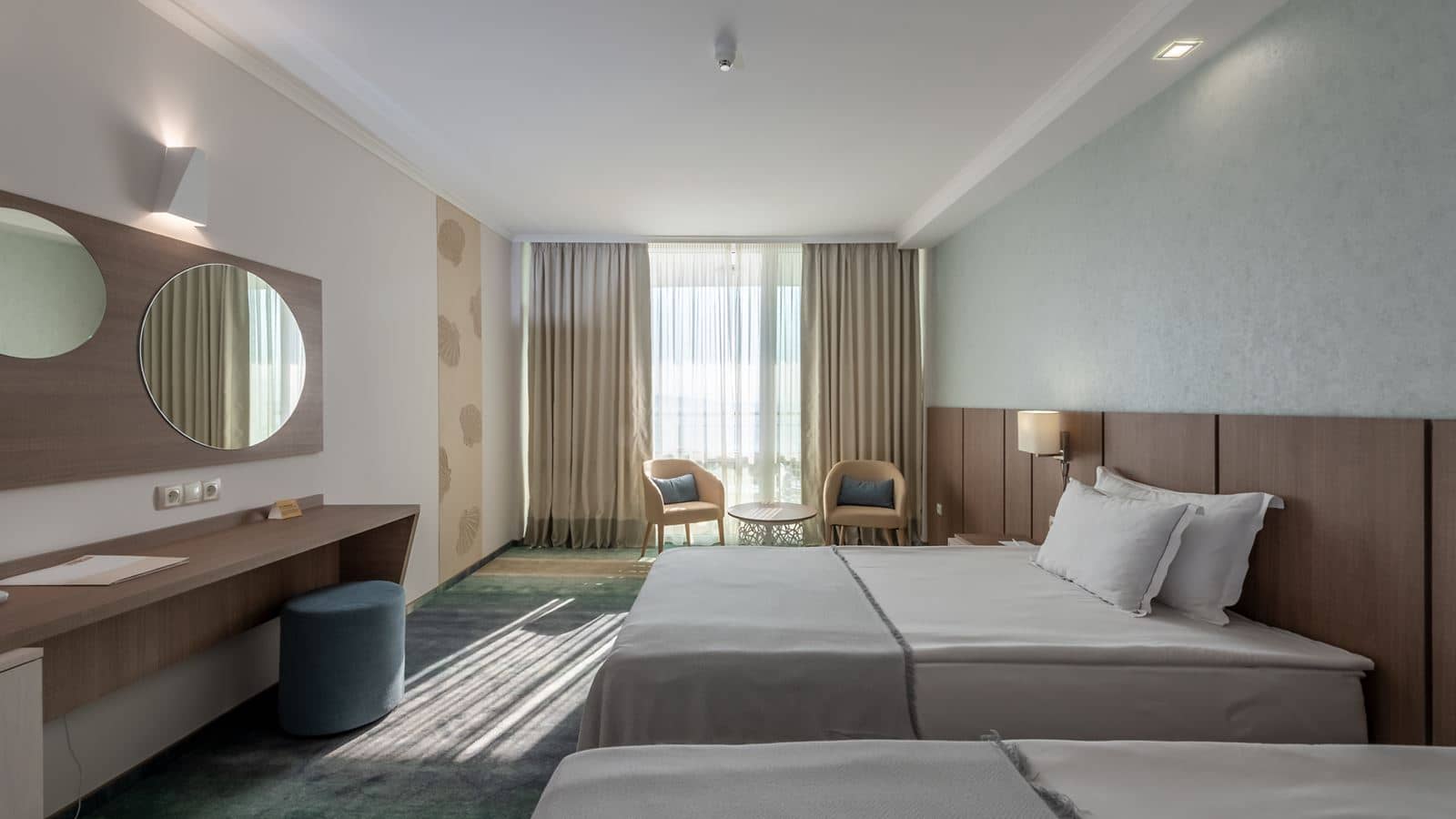 rooms-twin-superior-room-seaview-balcony