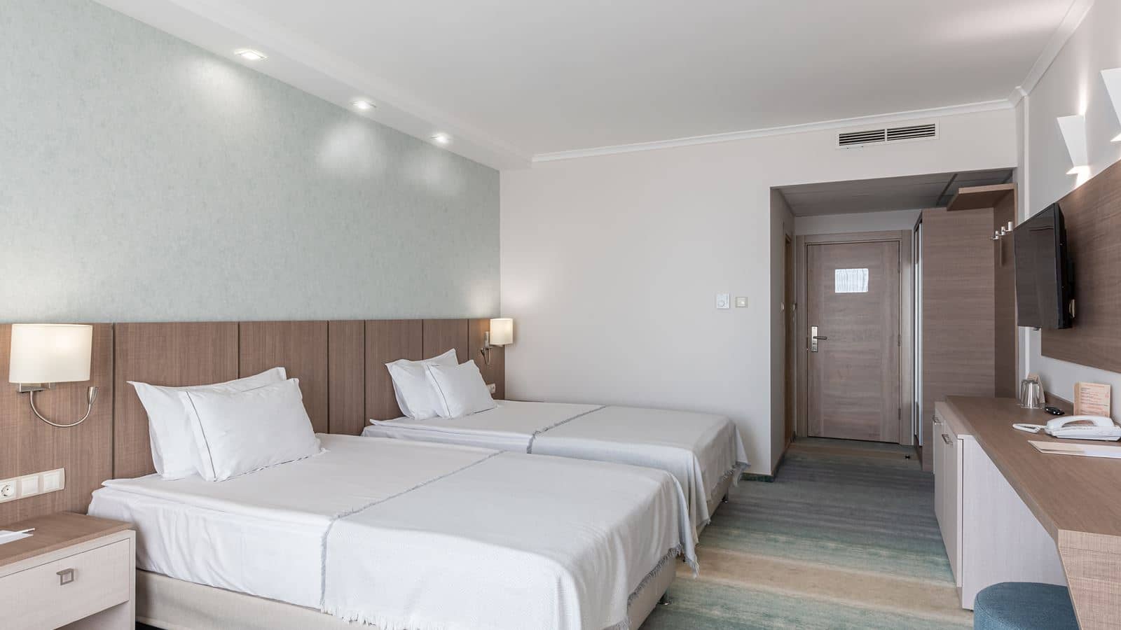rooms-twin-superior-room-balcony