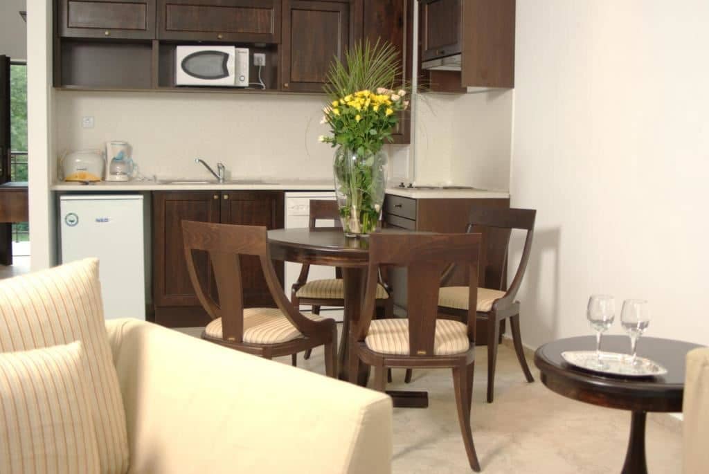 rooms-1-bedroom-standard-apartment-balcony