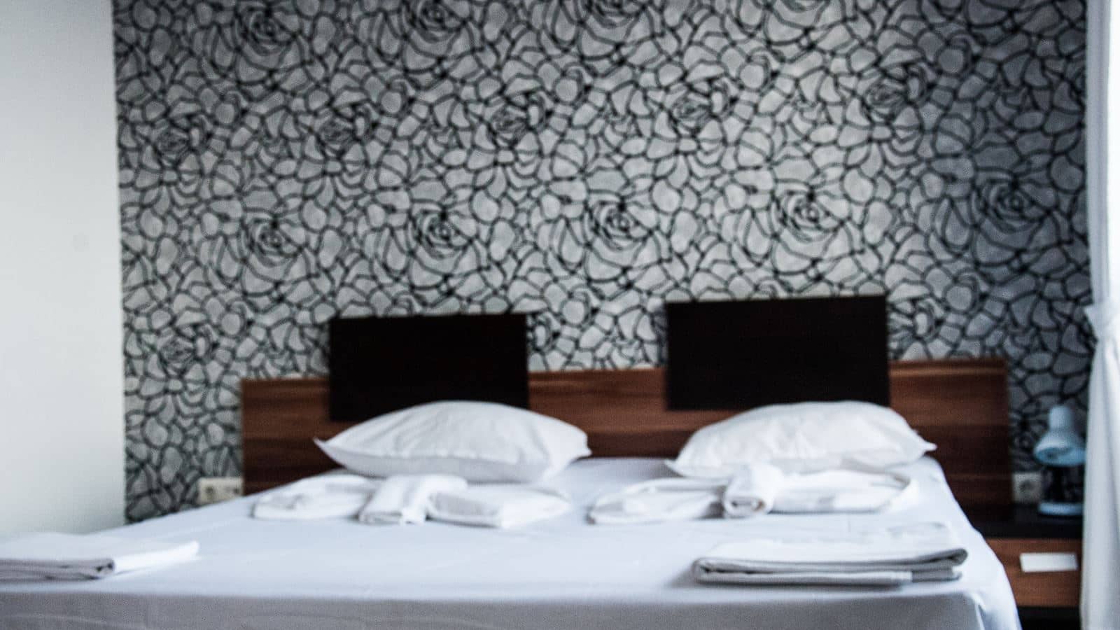 rooms-double-standard-room-balcony