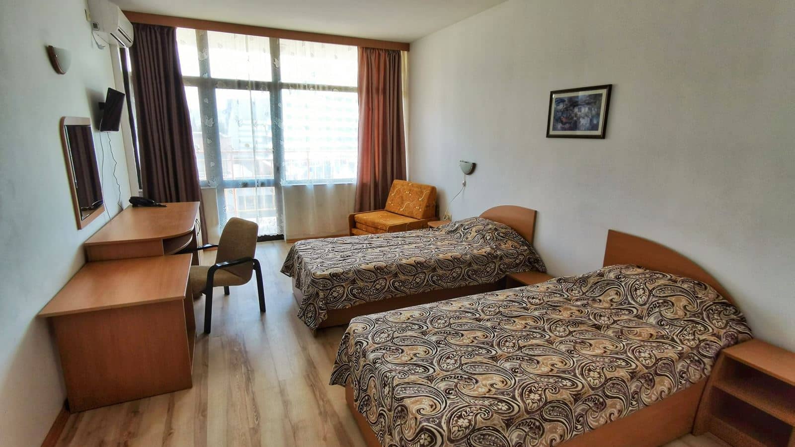 rooms-twin-standard-room-poolview-balcony-or-terrace