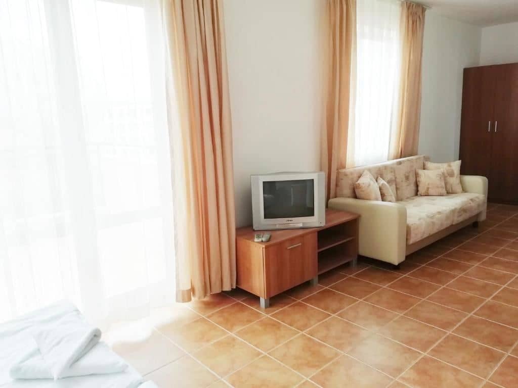 rooms-1-bedroom-standard-apartment-balcony-or-terrace