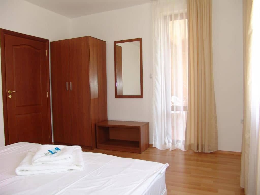 rooms-singleuse-standard-studio-balcony-or-terrace