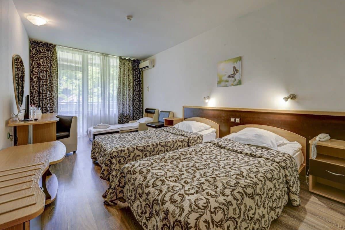 rooms-twin-standard-room-balcony