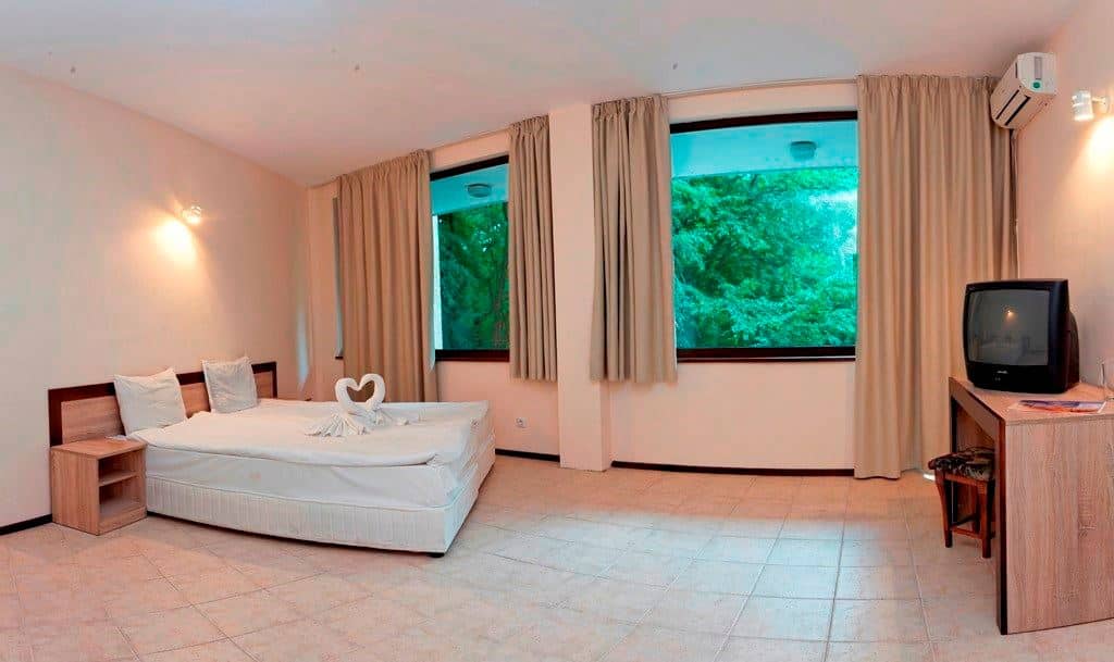 rooms-apartment-standard-double-balcony