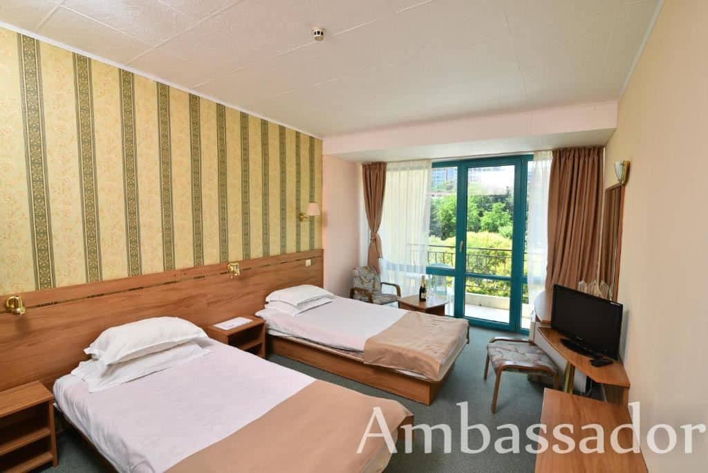 rooms-twin-standard-room-garden-view-balcony