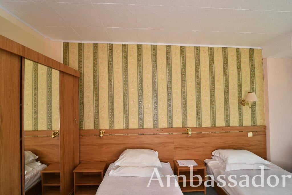 rooms-single-wchild-standard-room-garden-view-balcony