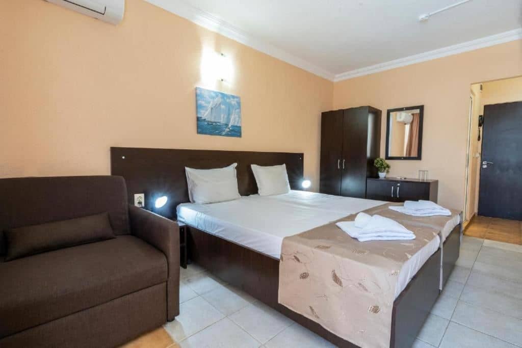 rooms-double-room-2+2-pax