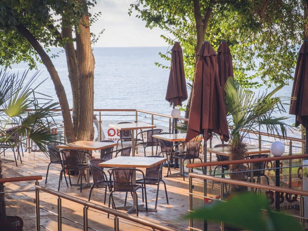 restaurants-restaurant