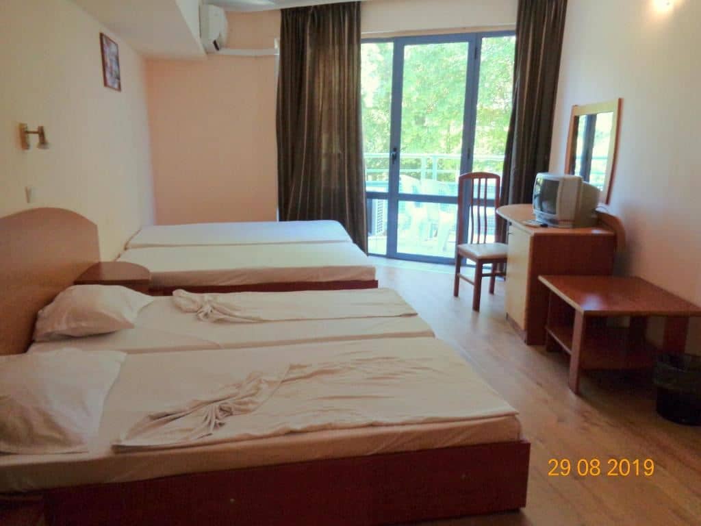 rooms-standard-room-balcony-or-terrace